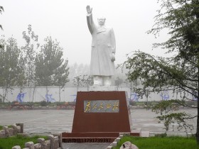 石雕主席像图片样式大全及伟人雕像发展前景