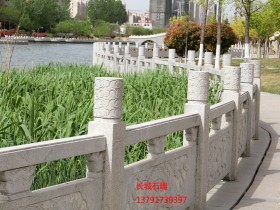 建造人工湖石护栏几大事项