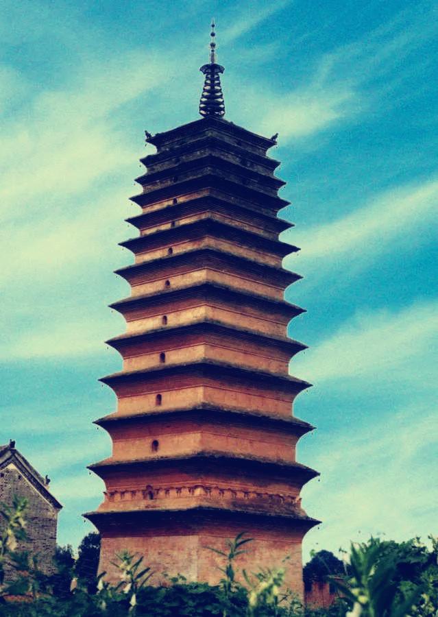 _19座佛祖舍利塔_佛塔地宫里的舍利