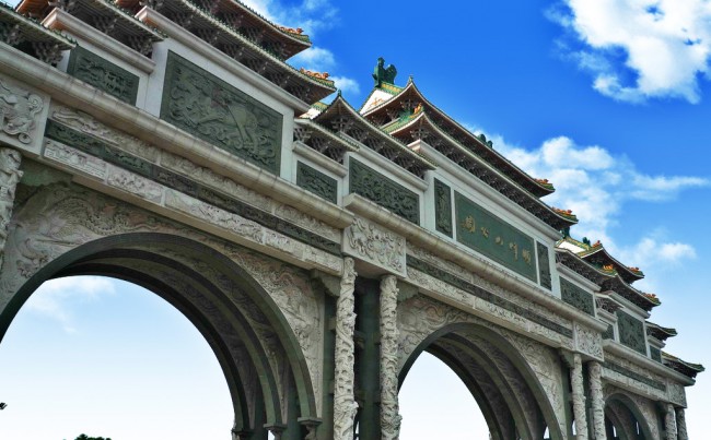中国*大的牌楼石牌坊在哪里-广东顺峰山公园大门