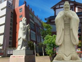 学校孔子标准像价格_先师石雕孔子人物像雕塑厂家
