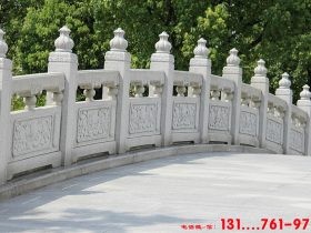 景观河道护栏和桥栏杆与路面栏杆区别
