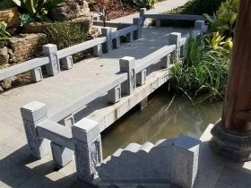 护城河石材护栏柱头雕刻的吉祥寓意