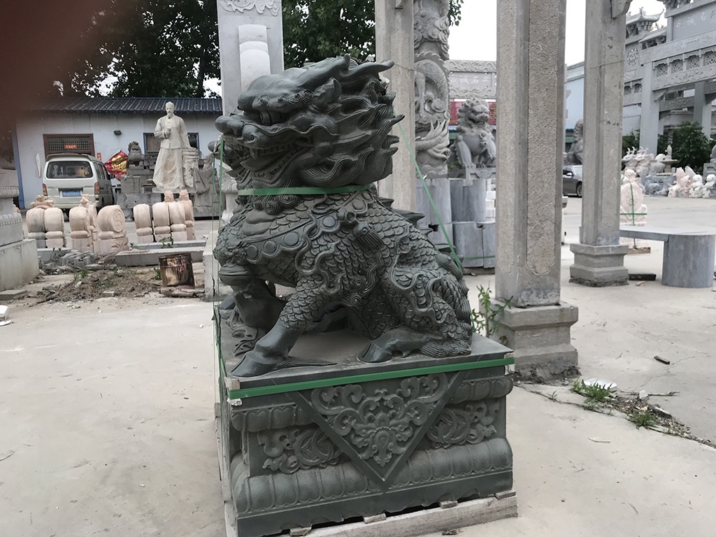 石雕麒麟